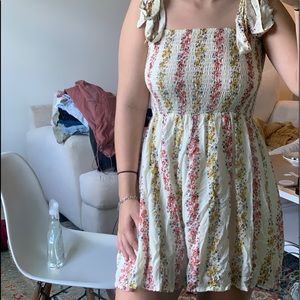 cute spring dress!
